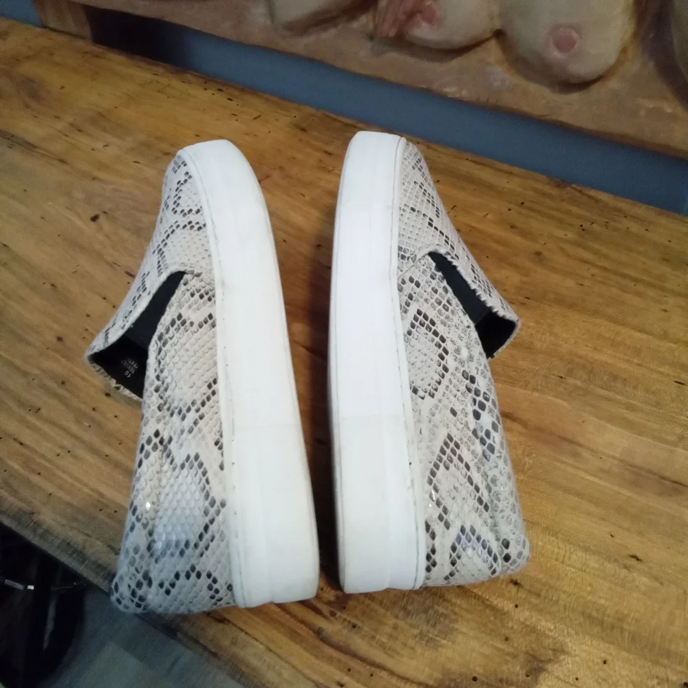 a.new.day Bibi Size 10 Snake Print Faux Leather Slip-On Sneakers - Picture 13 of 16
